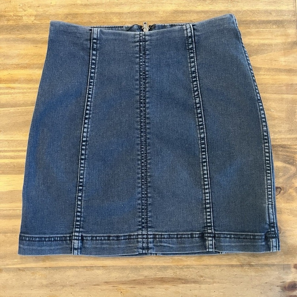 Free People Modern Femme Dark Wash Stretch Pencil Back Zip Denim Skirt Size 10